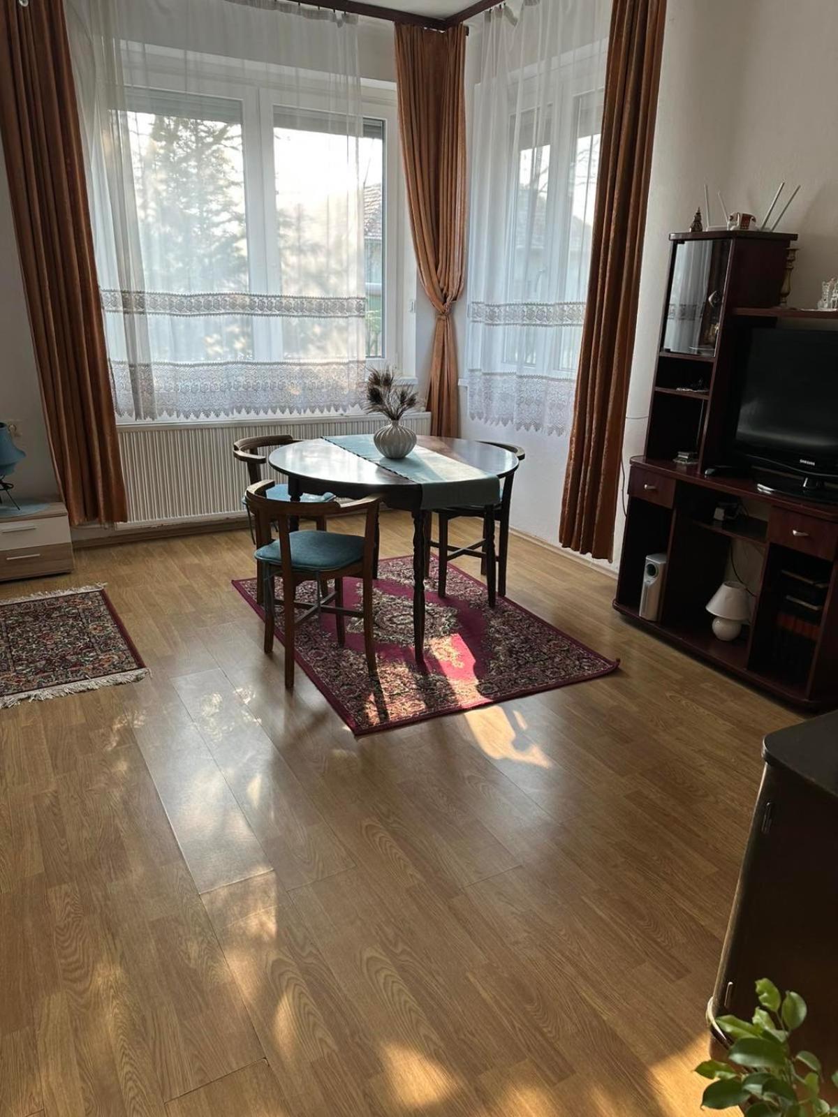 Grany'S Retro Guesthouse Near Budapest Airport Vecsés Zewnętrze zdjęcie