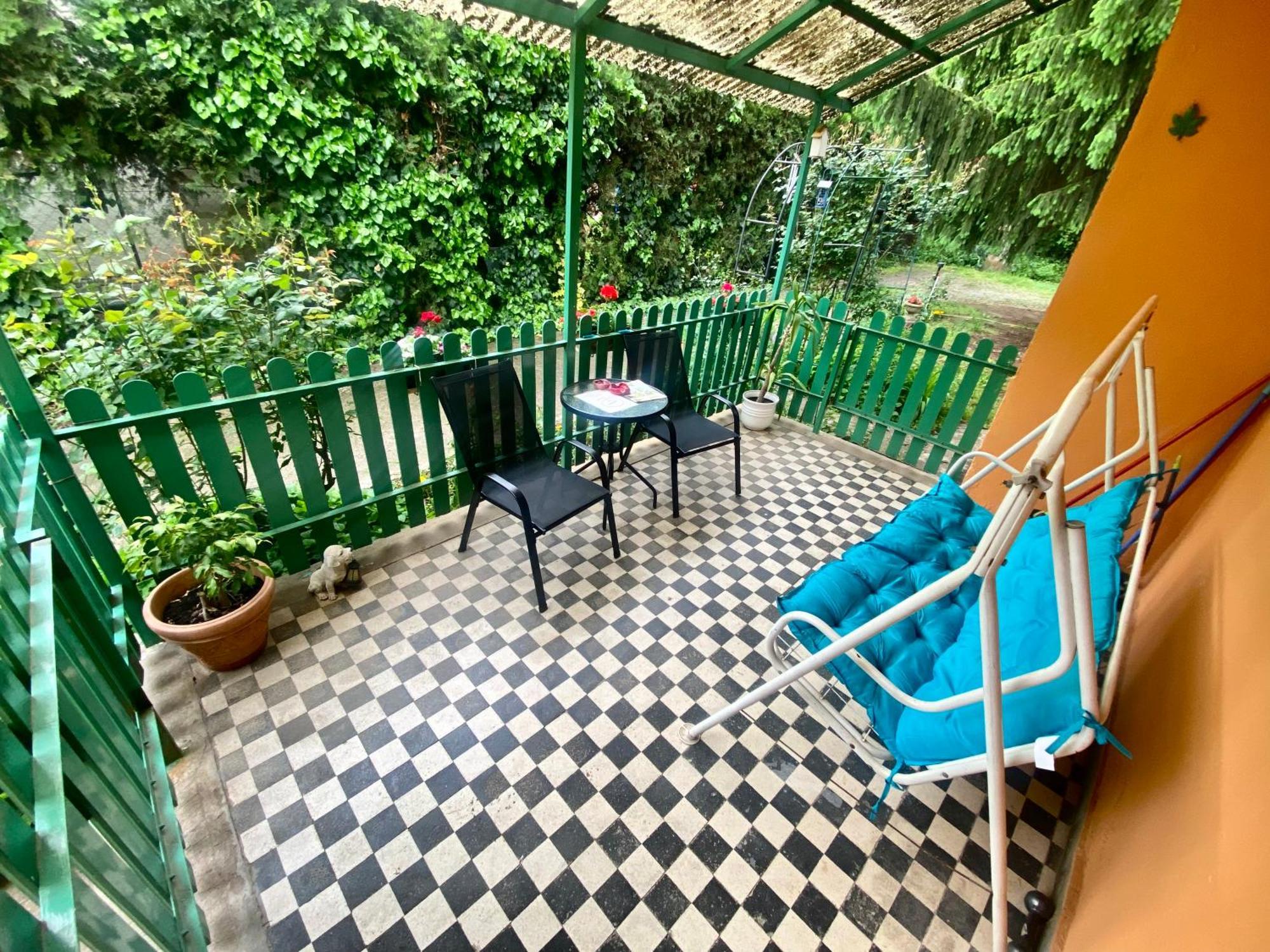Grany'S Retro Guesthouse Near Budapest Airport Vecsés Zewnętrze zdjęcie